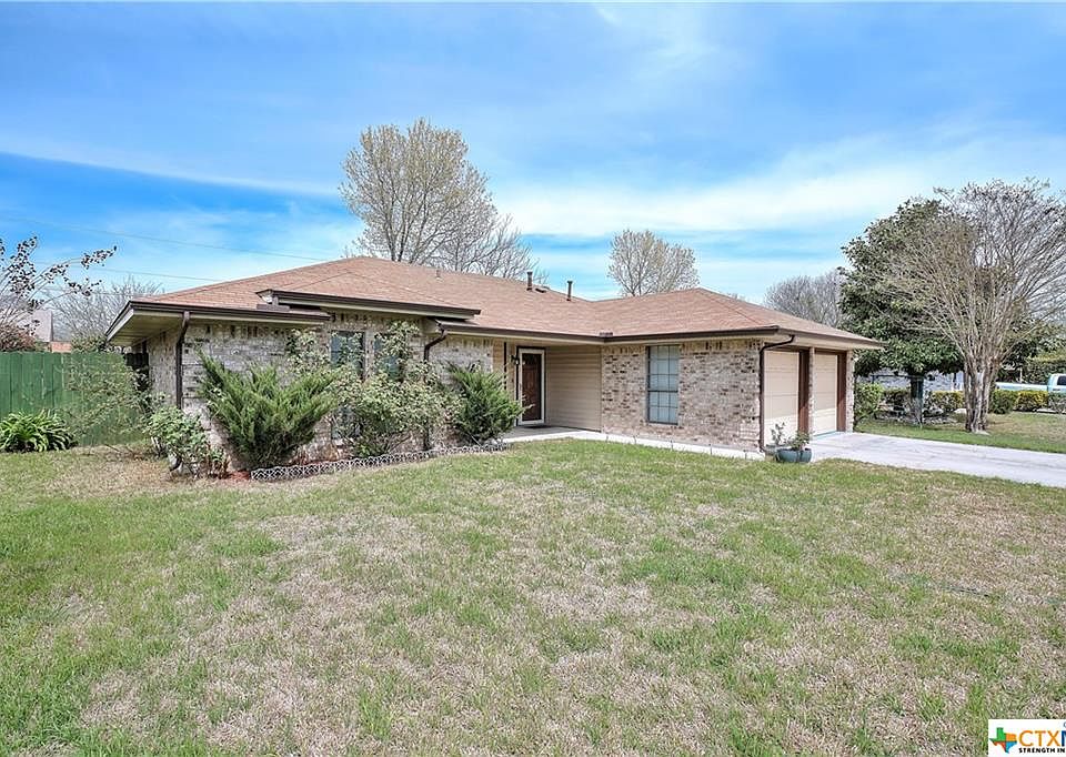 2nd image of 3213 Forest Hill Dr