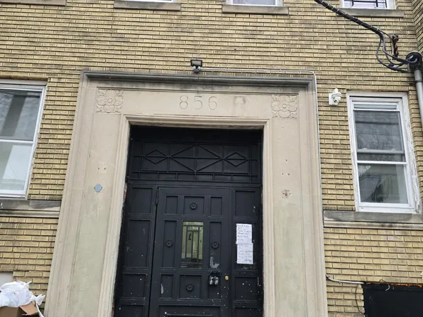 856 S 16th St, Newark, NJ