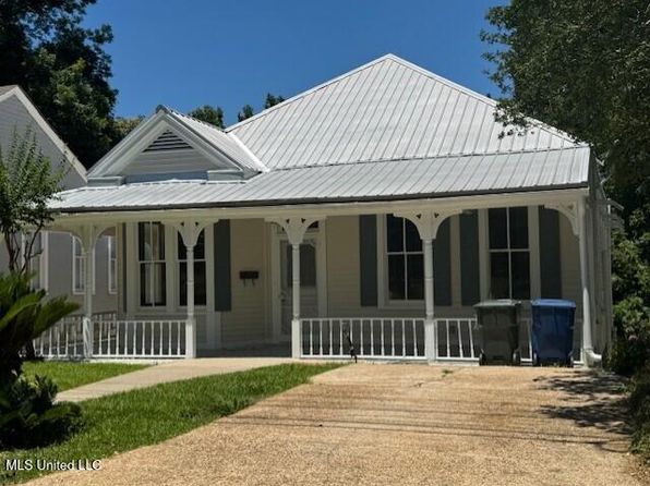 208 Arlington Ave, Natchez, MS 39120