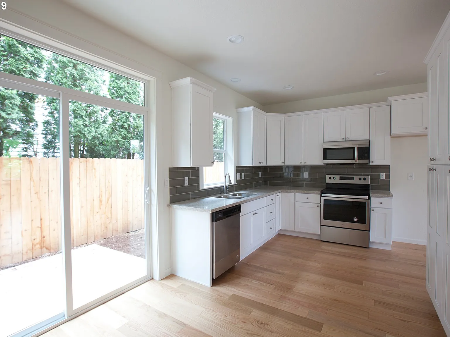 3 bed, 2.5 bath, 1457 sqft, $2,500 — Photo 3
