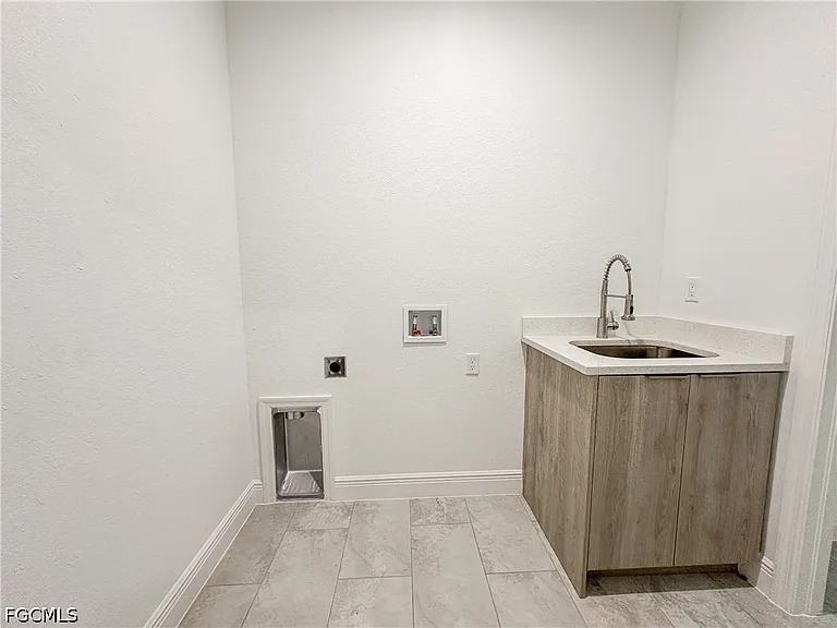 5028 W Tradewinds Cir — Photo 11