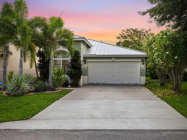 6530 Sandpiper Dr, Coconut Creek, FL 33073