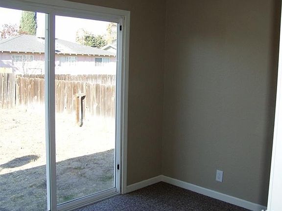 5th image of 7293 Edythe Cir
