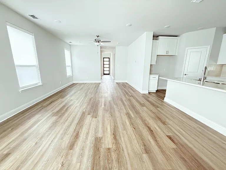 11451 Chepstow Cres — Photo 14