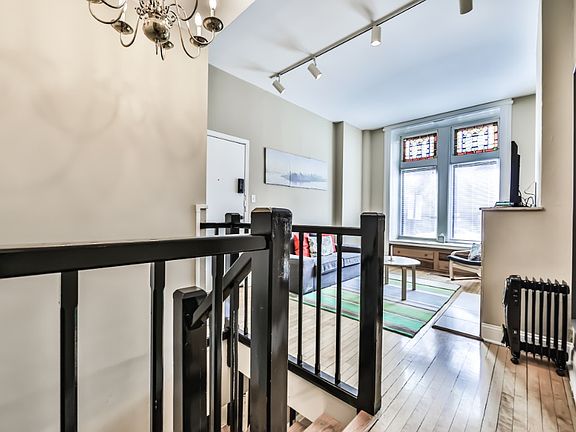 2nd image of 1851 N Lincoln Ave #1R