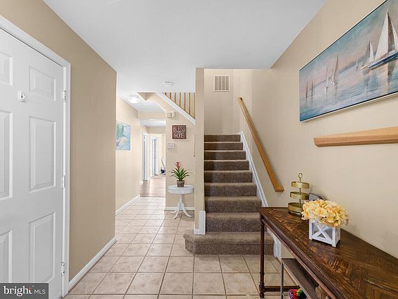 4th image of 632 Baystone Ct