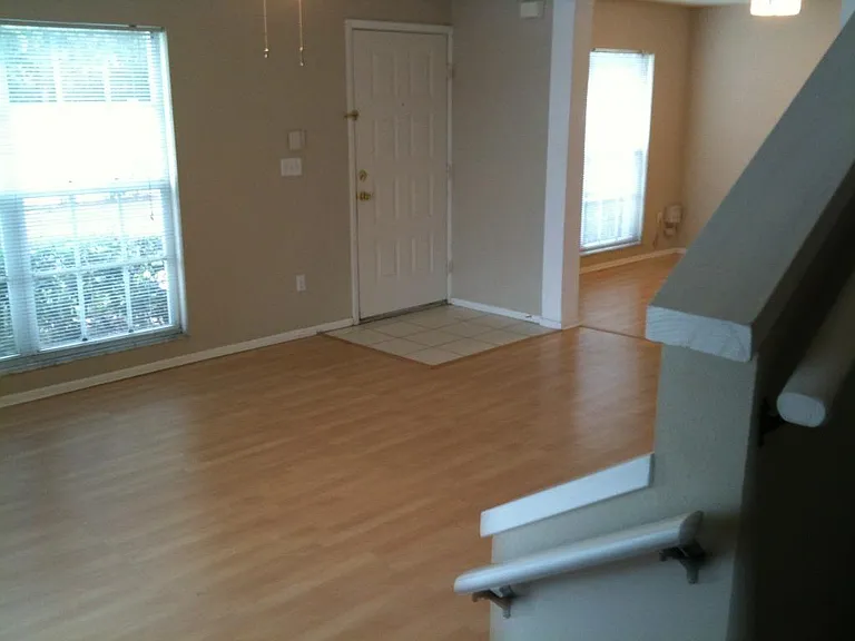 439 Kensington Lake Cir — Photo 3