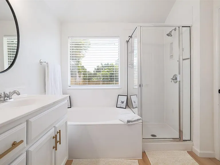 1819 Melissa Oaks Ln — Photo 17