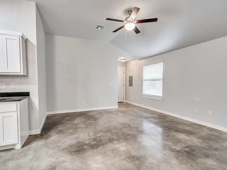 2348 SW 90th Pl — Photo 3