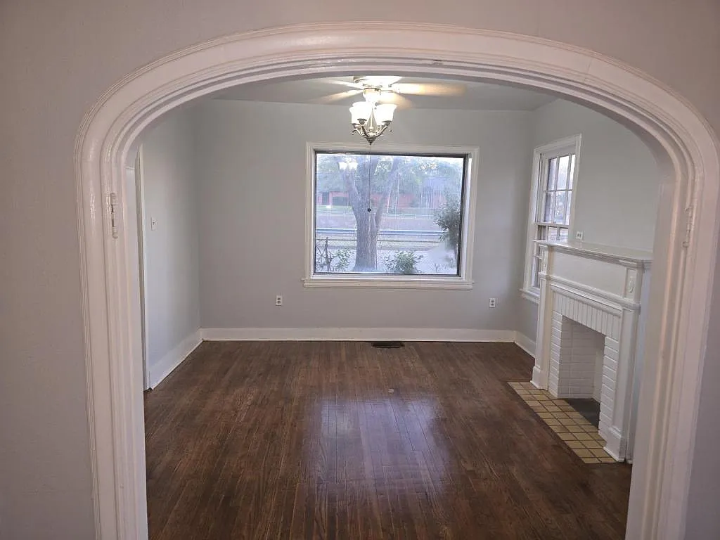 1030 E Front St — Photo 3