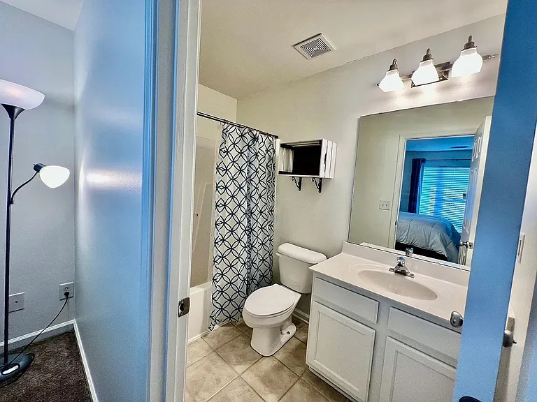 519 Donatello Ave — Photo 23