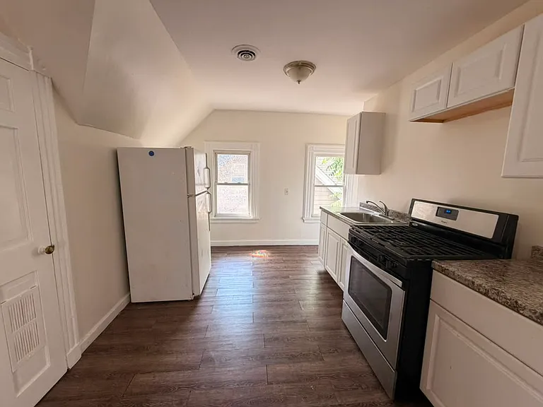745 George St #3A — Photo 1