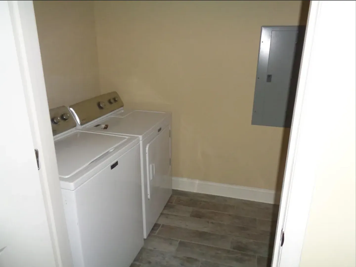 3 Bed/2.5 Bath — Photo 3