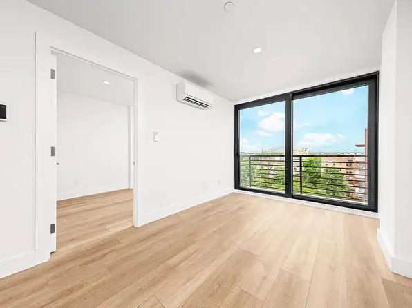 23-33 Astoria Boulevard image 1 of 19