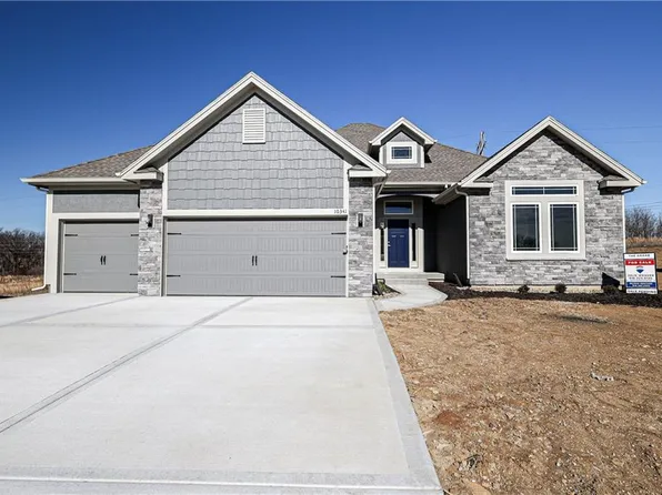 10341 N Corrington Ave, Kansas City, MO 64156
