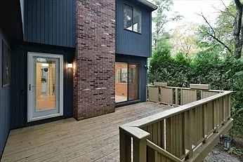 Building Photo - 5 Treetop Park #5