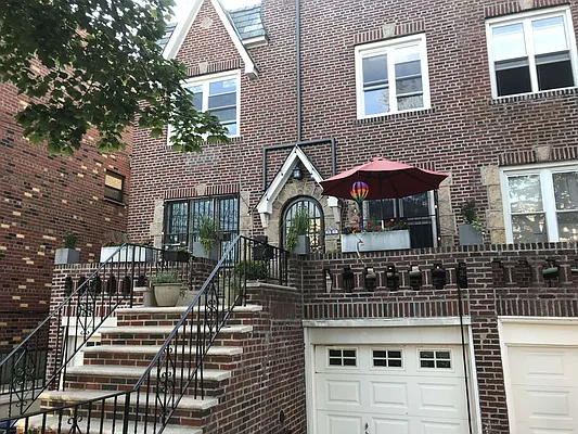 Rented by Compass | media 26