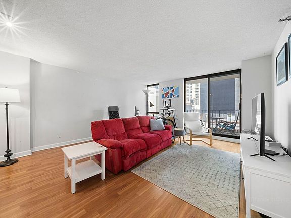3rd image of 70 W Huron St APT 506