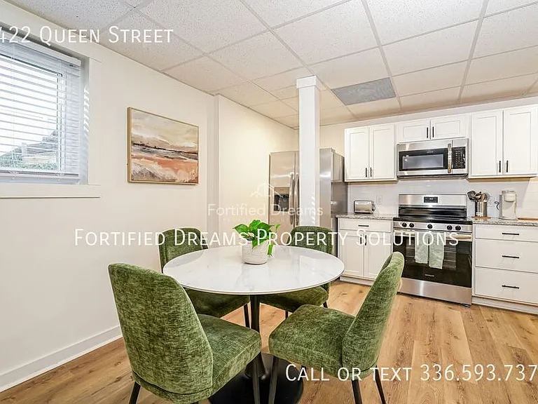 2422 Queen St — Photo 10