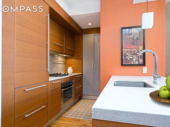 3rd image of 360 Furman St APT 423