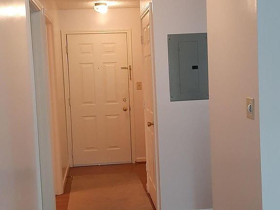 Front door/hallway.