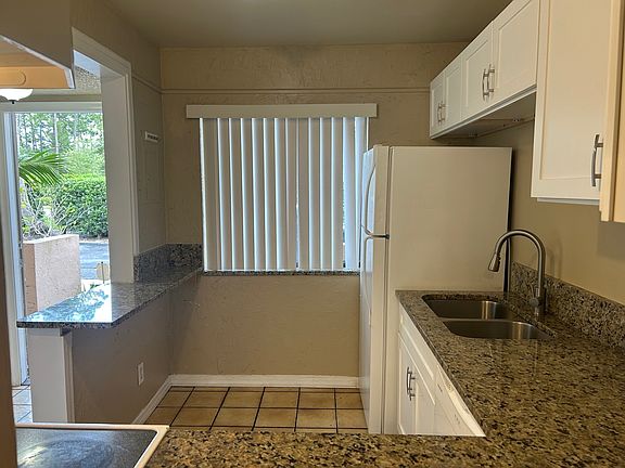 2nd image of 139 Sparrow Dr APT 3F