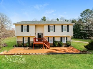915 Patch Dr, Spartanburg, SC 29302