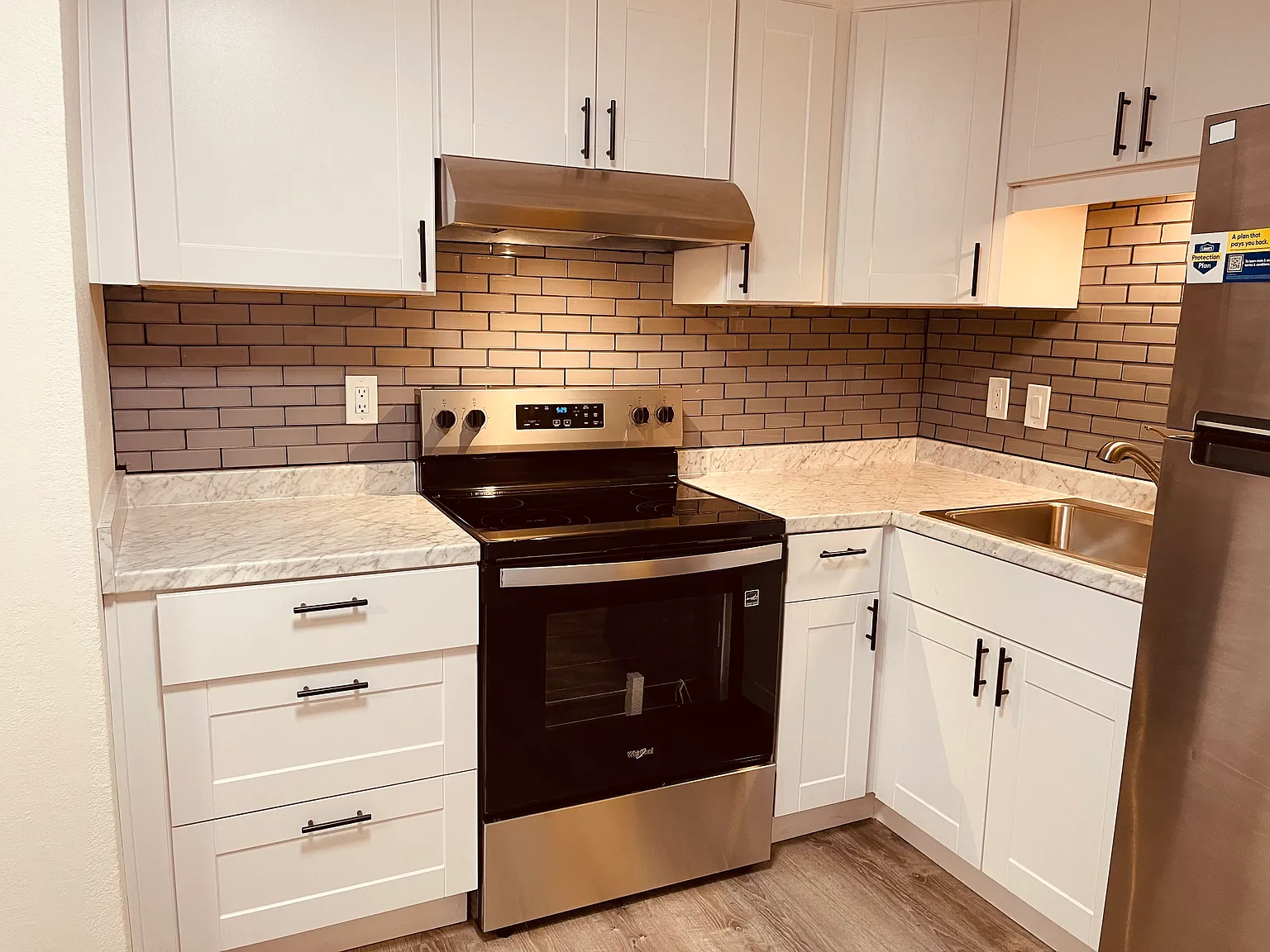 2 bed, 900 sqft, $2,300 — Photo 3