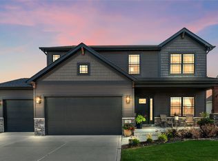 38 Elderberry Ln, Valparaiso, IN 46383