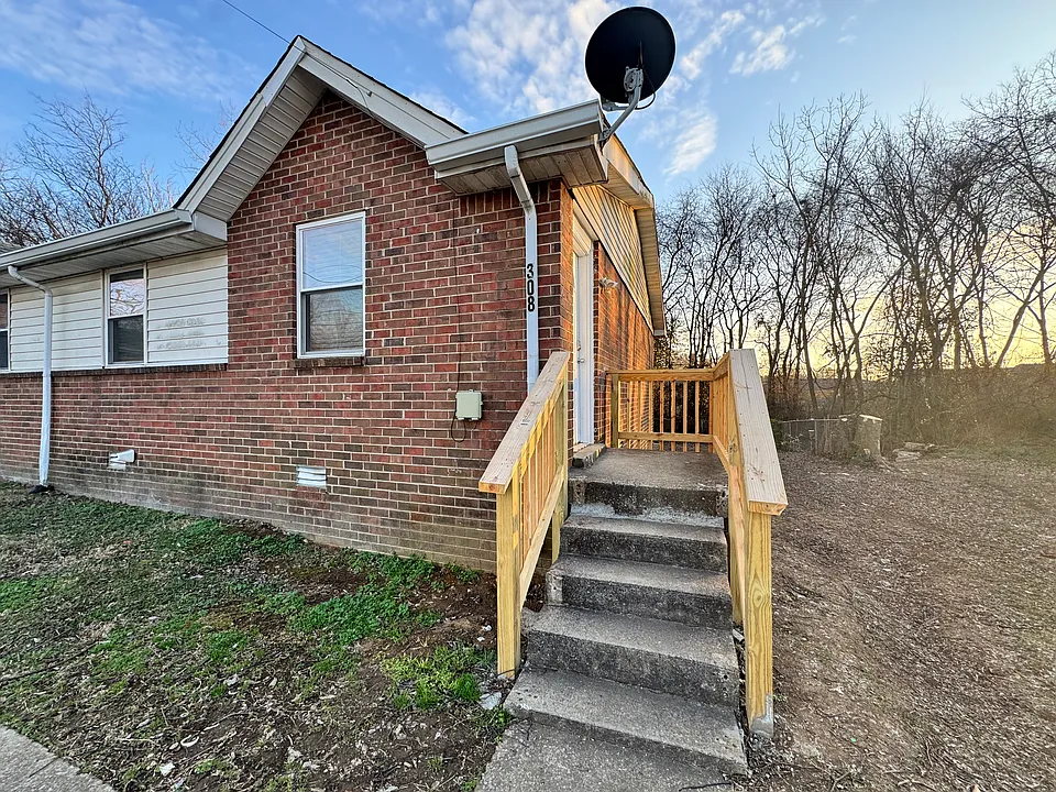 308 Hawk View Ct