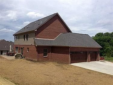 2nd image of 3023 Whispering Creek Dr
