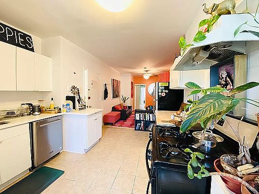 4th image of 310 Jefferson St APT 3L