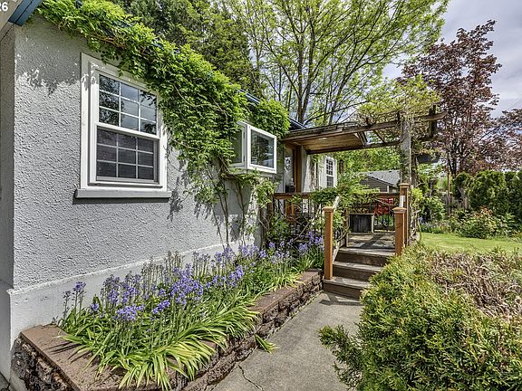 4th image of 12075 SW 9th St