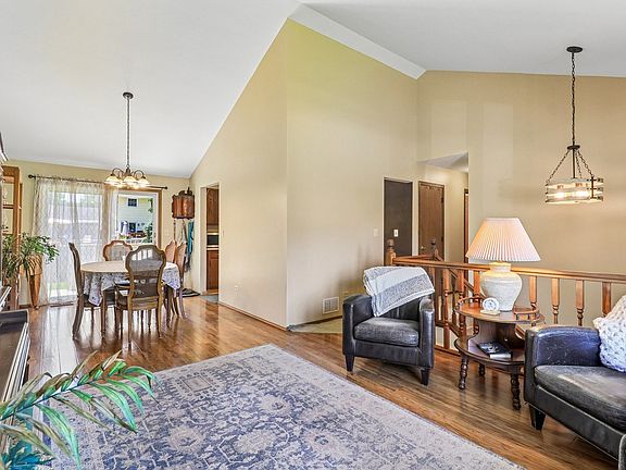 5th image of 2359 High Point Dr