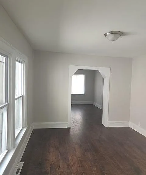712 Hopkins St — Photo 1