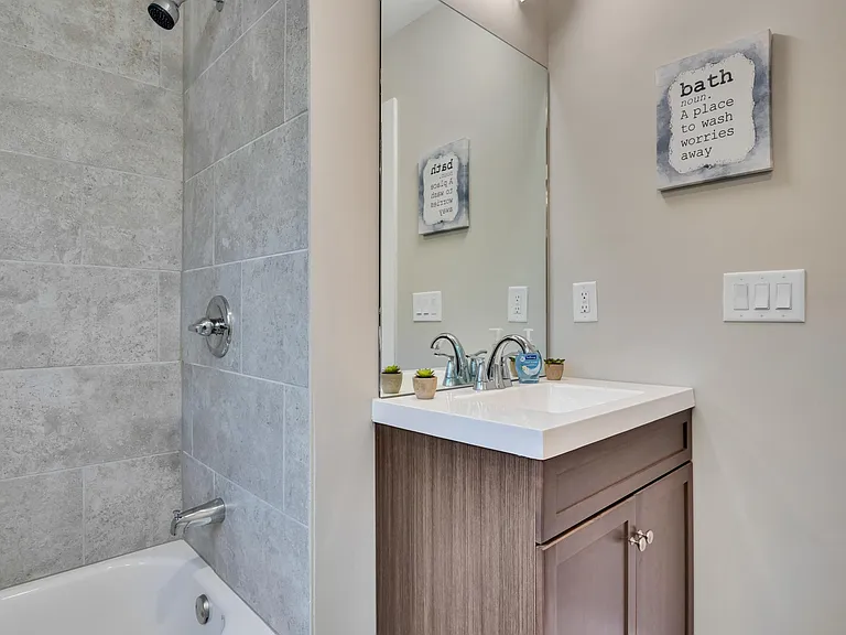 764 Mary Ln — Photo 32