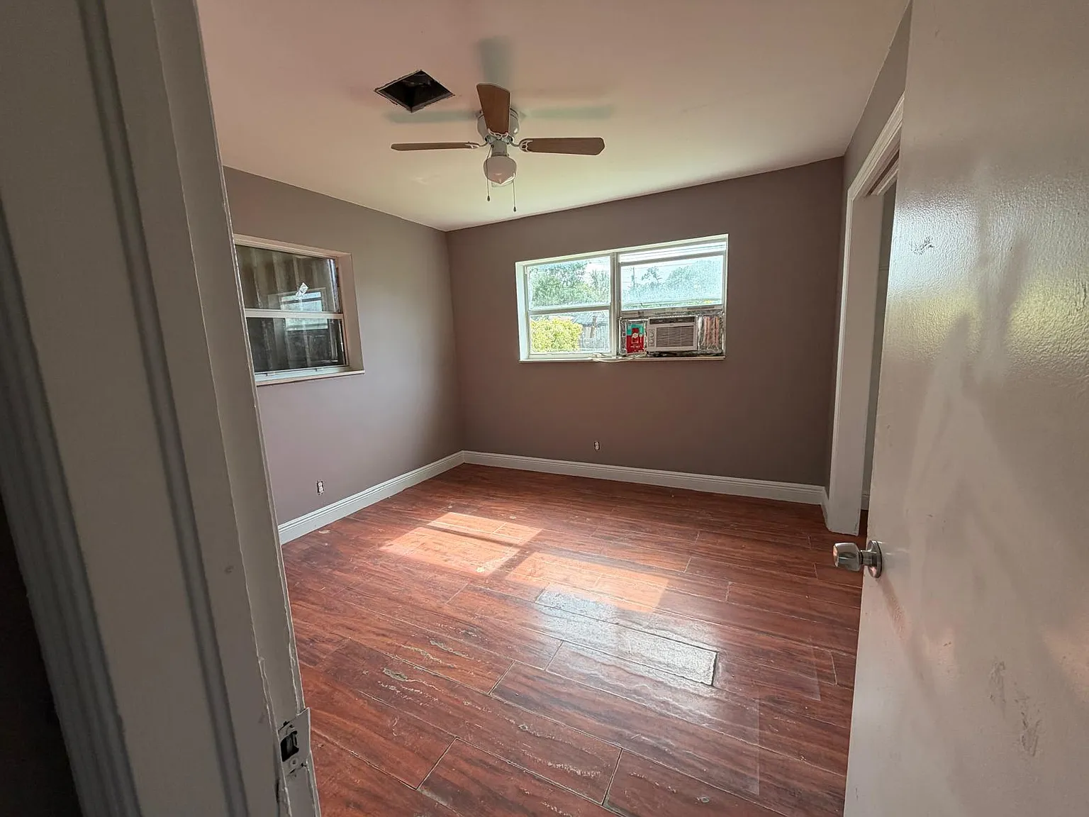 6 bed, 1689 sqft, $3,000 — Photo 1