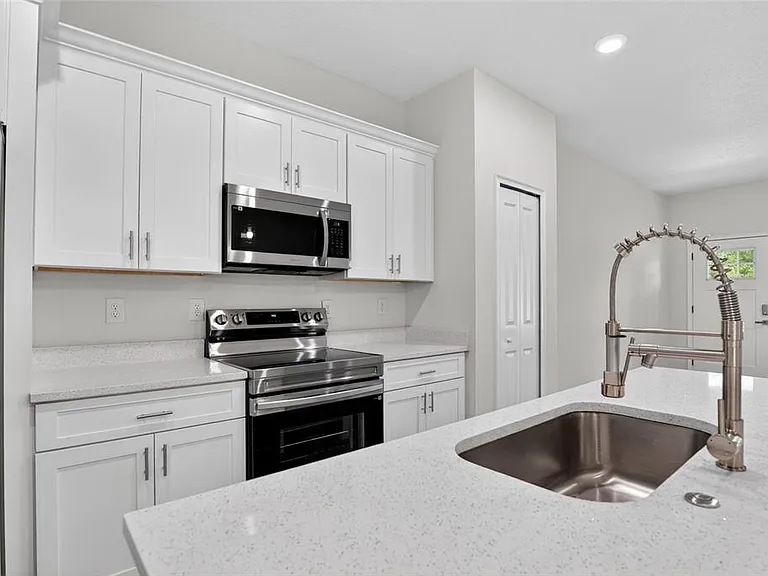 7938 N Maltese Dr — Photo 7