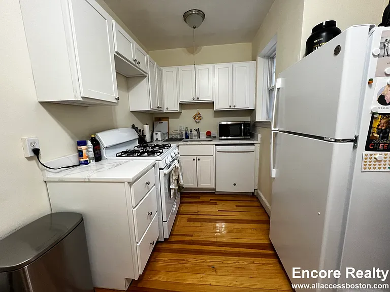 22 Fairbanks St #14 — Photo 7