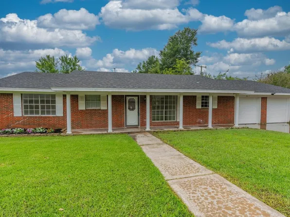 2617 Tanglewood Dr, Commerce, TX 75428