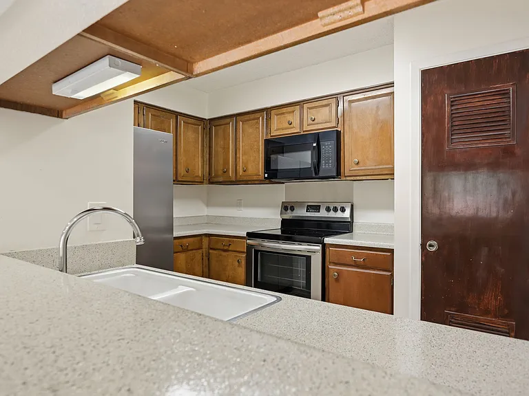 4911 Arbor Ridge Dr — Photo 7