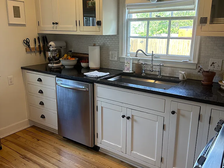 118 Anderson Ave — Photo 6