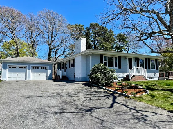 6 Estey Ave, Barnstable, MA 02630