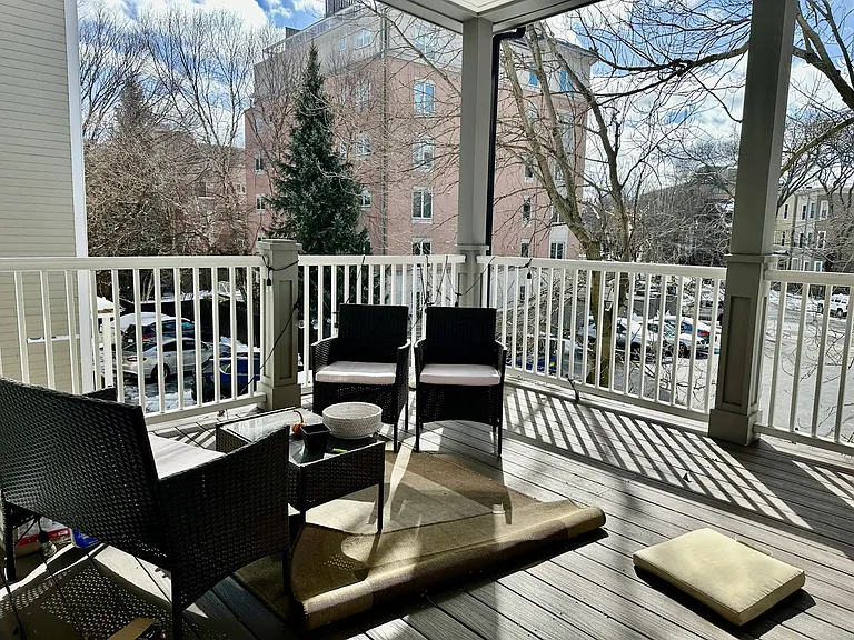 470 Green St #2 — Photo 20