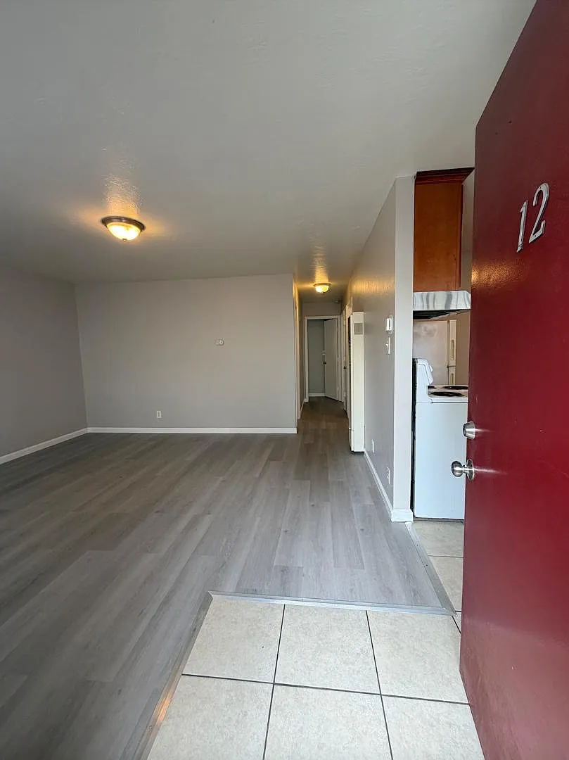 2424 90th Ave - 12 — Photo 1