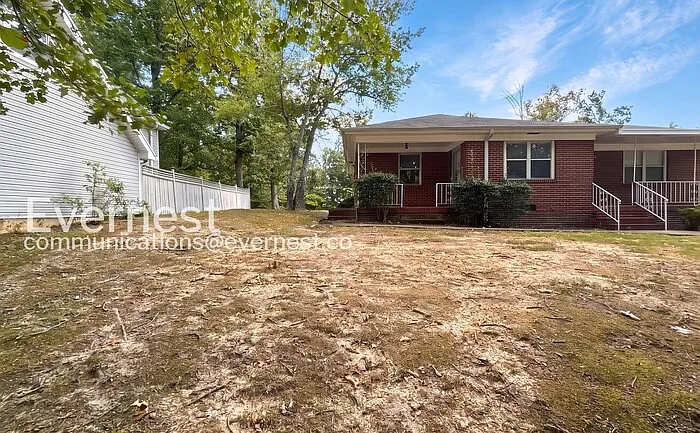 2 bed, 1.0 bath, 797 sqft, $995 — Photo 1