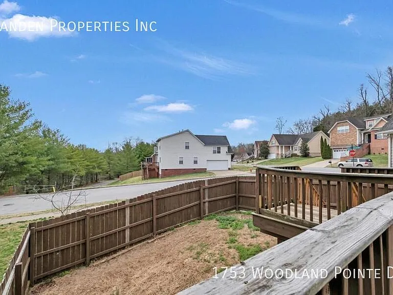 1753 Woodland Pointe Dr — Photo 38