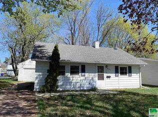 421 Elm St, Vermillion, SD 57069