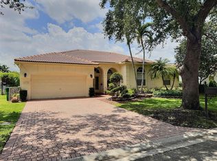 10370 NW 52nd St, Coral Springs, FL 33076