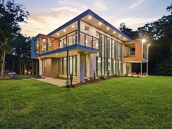 3rd image of 20 Dogwood Ln